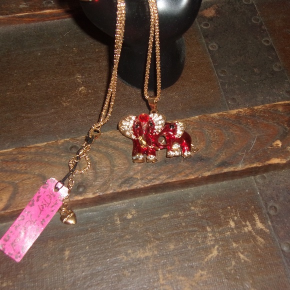 Betsey Johnson Jewelry - Betsey Johnson Mama and Baby Elephant Necklace NWT Betsey Johnson Jewelry - Betsey Johnson Mama and Baby Elephant Necklace NWT